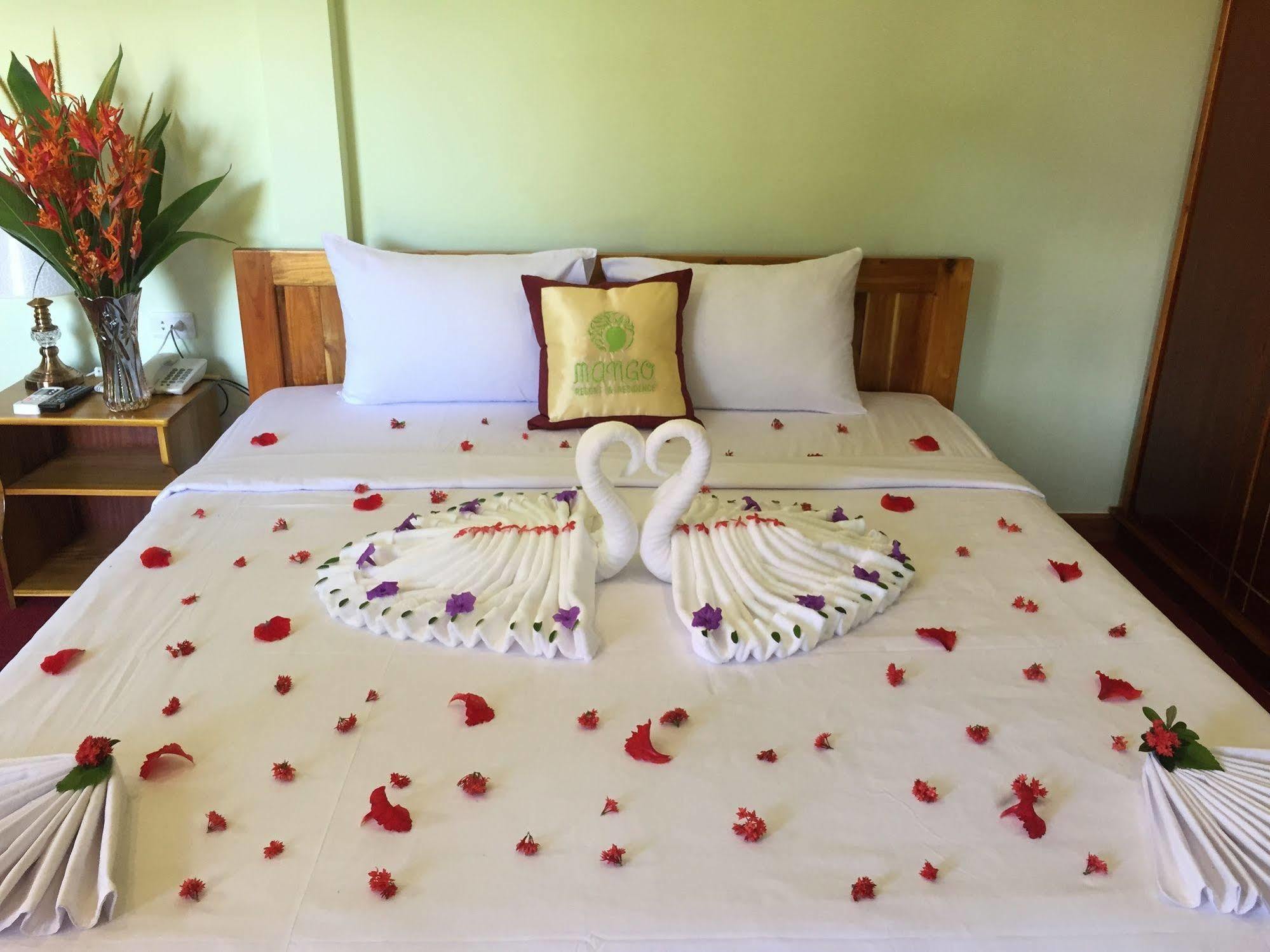 Bamboo Resort Дуонг-Донг Экстерьер фото