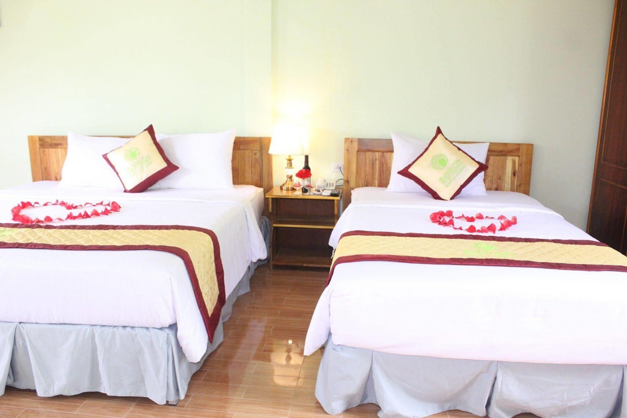 Bamboo Resort Дуонг-Донг Экстерьер фото