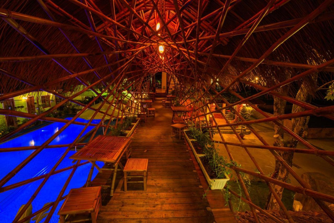 Bamboo Resort Дуонг-Донг Экстерьер фото